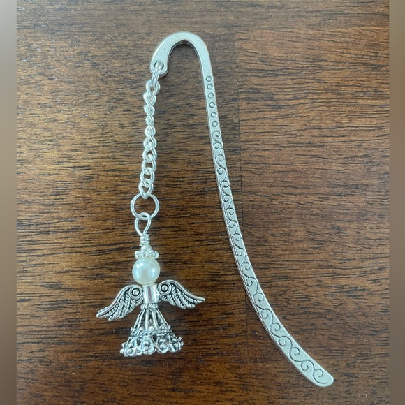 Handmade Silver & Pearl Angel Fairy Bookmark with Silver Tone Hook - ideal Gift - Picture 1 of 7
